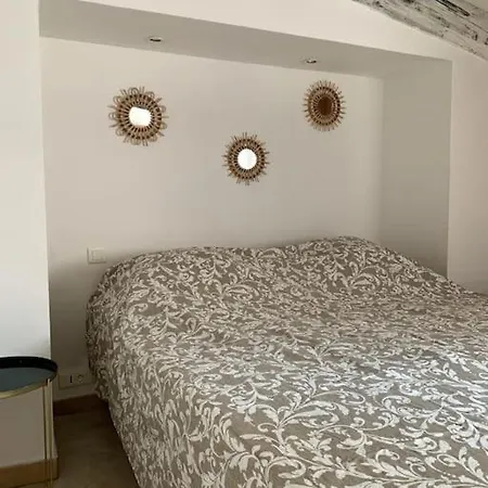 La Tonnelle: Deux Chambres, Terrasse, Parking Lägenhet Grimaud