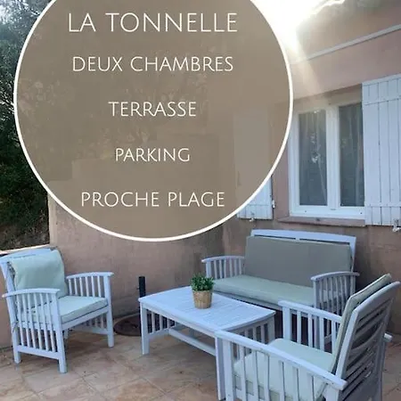 Lägenhet La Tonnelle: Deux Chambres, Terrasse, Parking