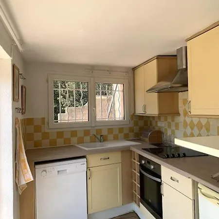 La Tonnelle: Deux Chambres, Terrasse, Parking Lägenhet *